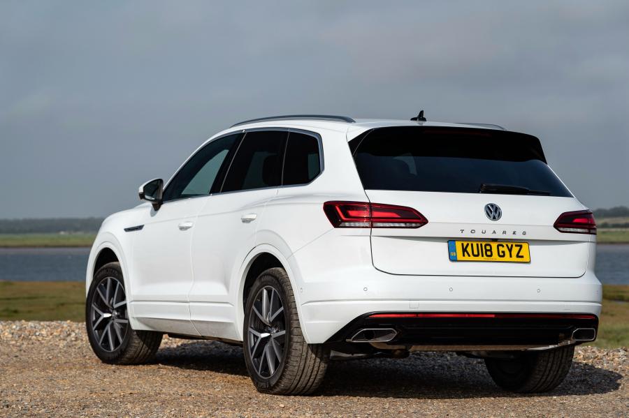  Volkswagen Touareg V6 TDI R-Line 2018 года  (UK) (фото 21 из 40)